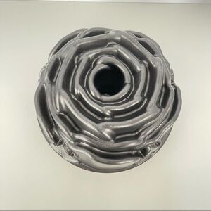 Nordic Ware flower Cake Mold